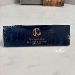 18% AHA skin serum, The Specialist